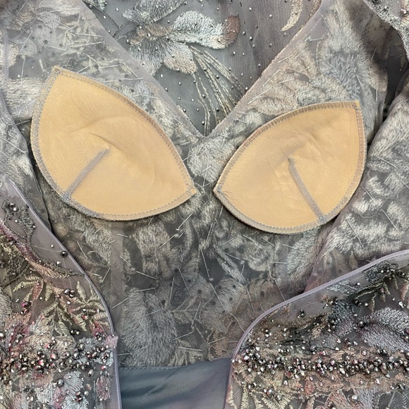 Mac Duggal Long Sleeve Beaded Applique Gown - Picture 10 of 13